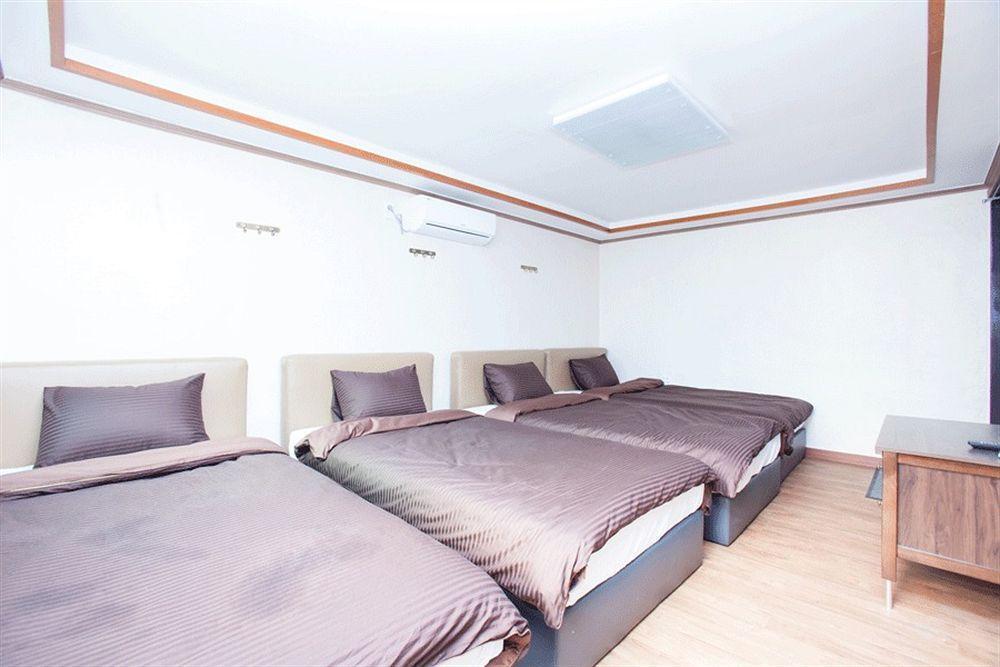 Myeongdong K 2 Hostel *